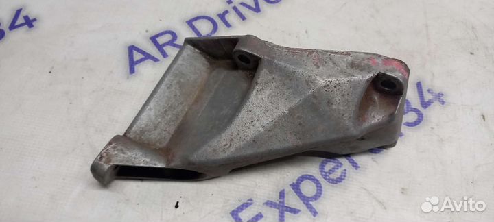 Кронштейн двигателя левый Skoda Superb 1 1.8