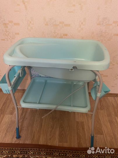 Пеленальный столик с ванночкой chicco