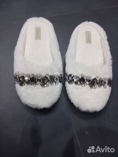 Тапочки со стразами