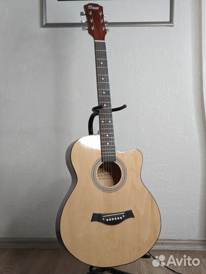 Акустическая гитара