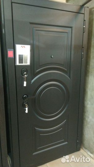 Входная дверь Богема Черная шагрень / Белая