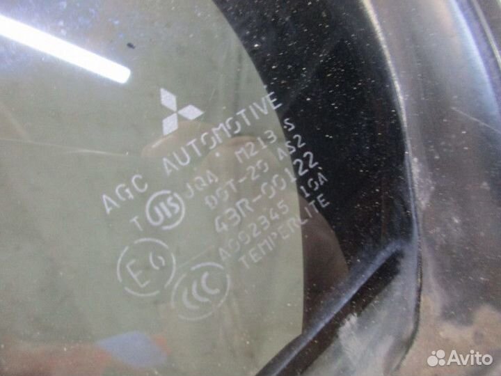 Стекло двери задней левой форточка Mitsubishi Lanc