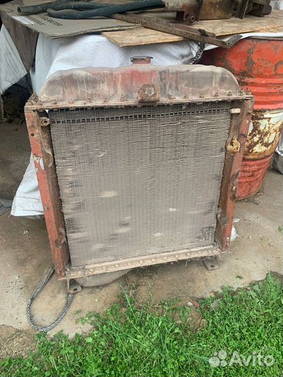 Радиатор на Дт 75