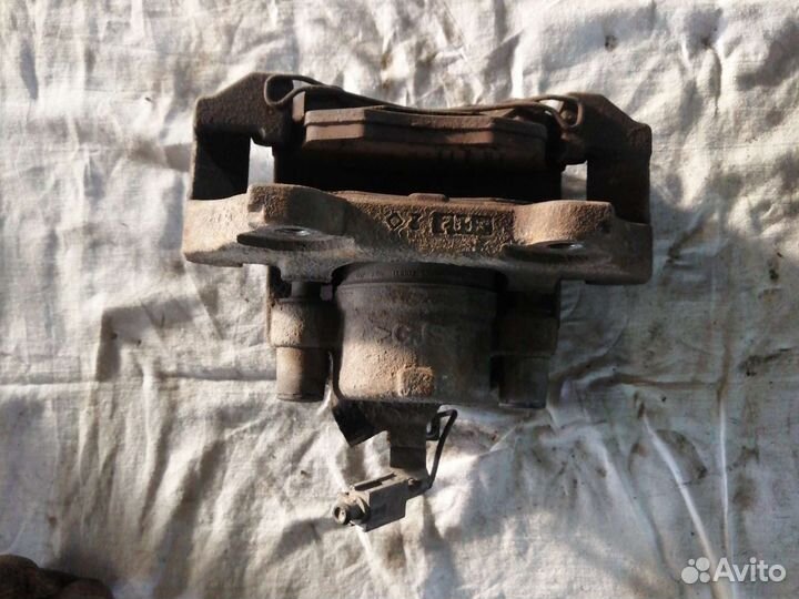 Передние тормозные суппорта Fiat Punto 3 рест