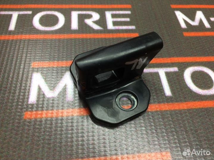 Петля замка двери Mercedes-Benz S-Class W221