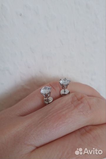 Серьги пуссеты новые