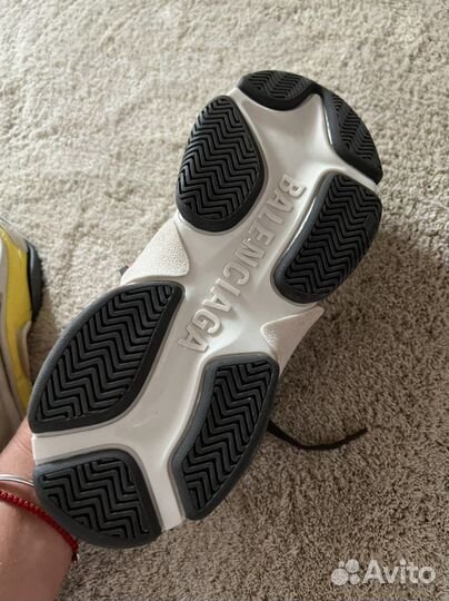 Кроссовки новые