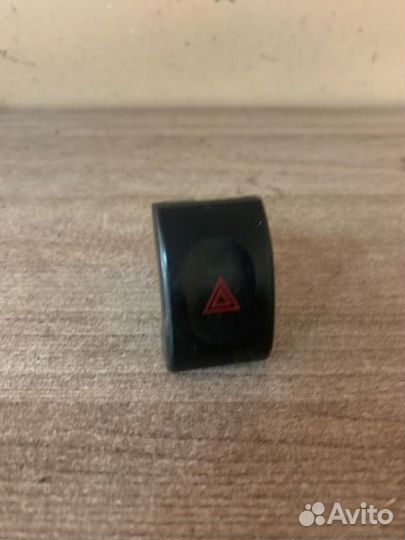 Кнопка аварийной сигнализации Rezzo