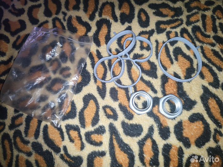 Прокладка впускного коллектора Гранта и две ступич