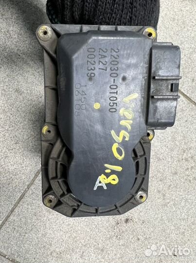 Дроссельная заслонка Toyota Verso 1.8 220300t050