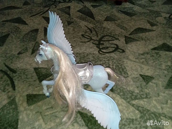 Конь игрушка