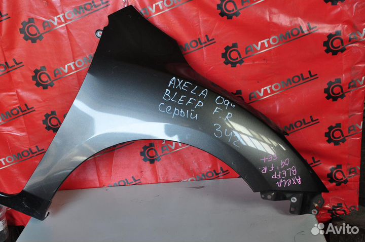 Крыло переднее правое mazda axela blefp