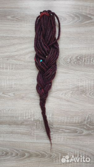 Половина комплекта дред и кос с украшением