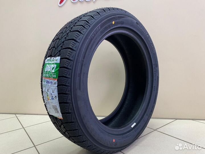 DoubleStar DW02 215/55 R17 94S