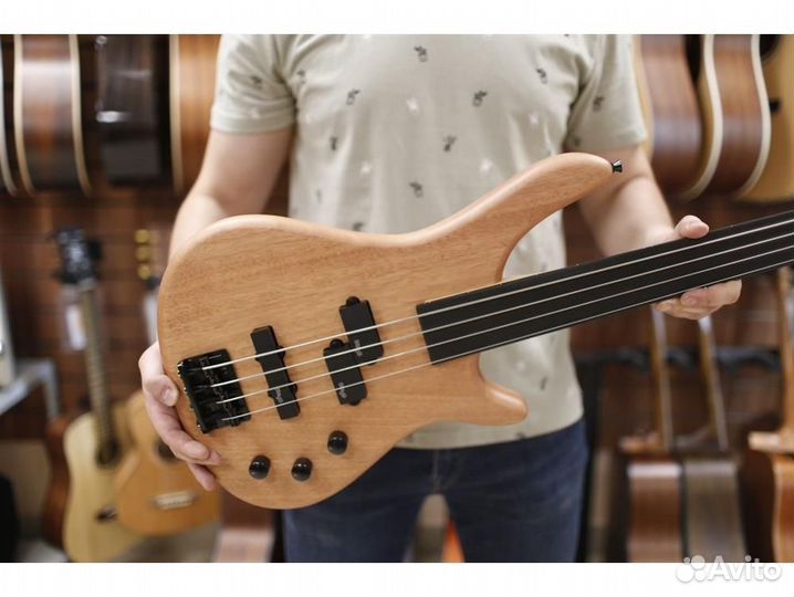 Stagg BC300FL-NS безладовая четырехструнная бас-ги