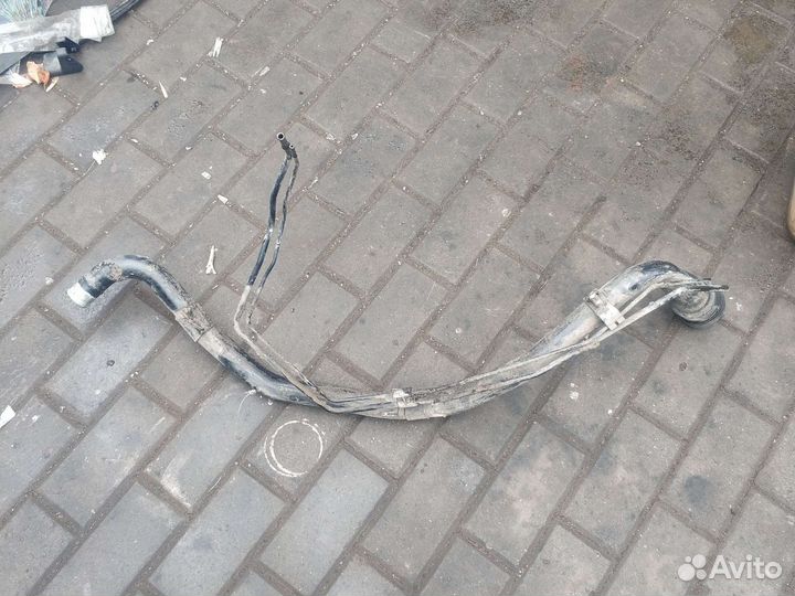 Заливная горловина тойота матрикс 02-08г