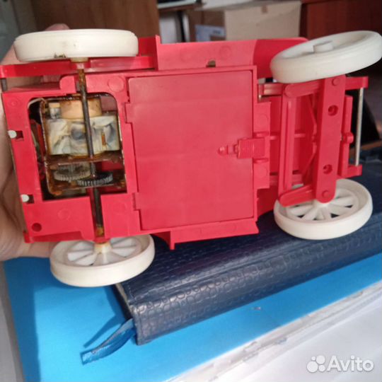 Игрушка машинка Мондо СССР