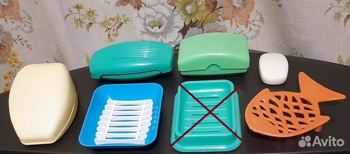 Бигуди, зеркала, мыльницы и другое