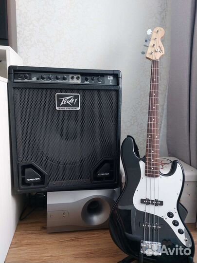Басовый комбоусилитель Peavey MAX 115