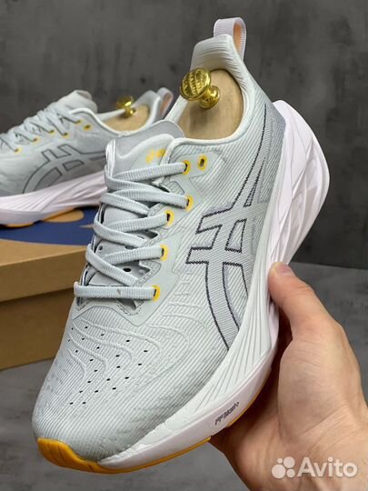 Кроссовки asics novablast