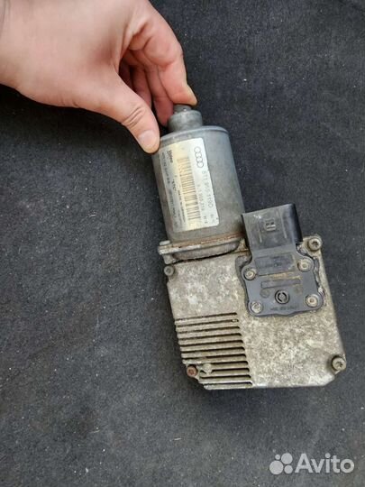 Моторчик стеклоочистителя Audi AT 8t