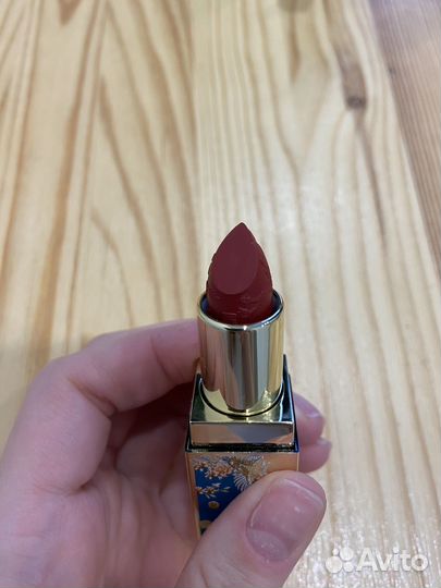 Помада kiss kylie