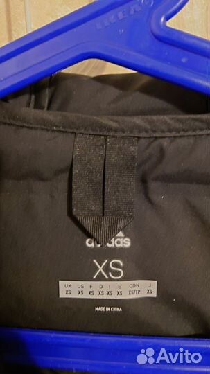 Пуховик adidas. Размер xs