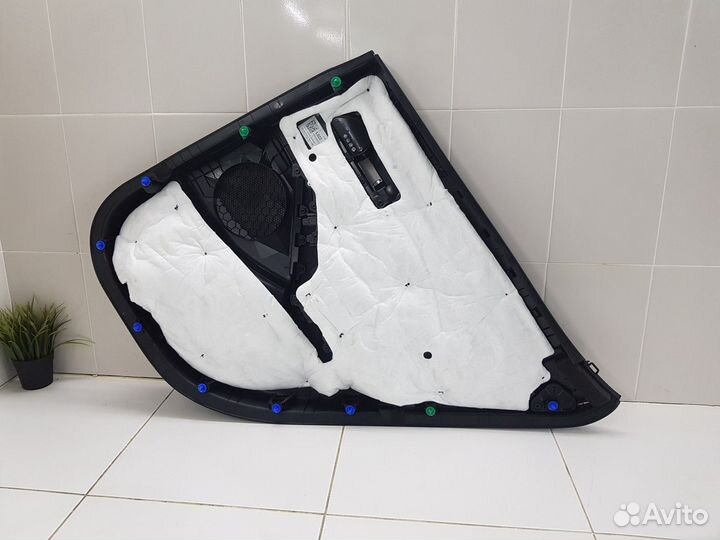 Обшивка двери задняя левая (Kia Seltos)