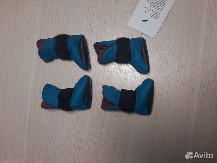 Сапоги для маленьких собак на зиму