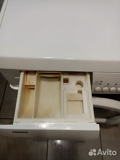 Стиральная машина zanussi