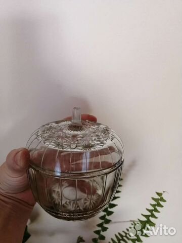 Хрустальная конфетница с крышкой