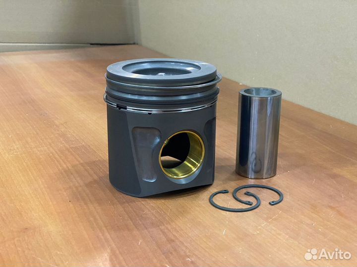 Поршень Ивеко двигатель Курсор 10