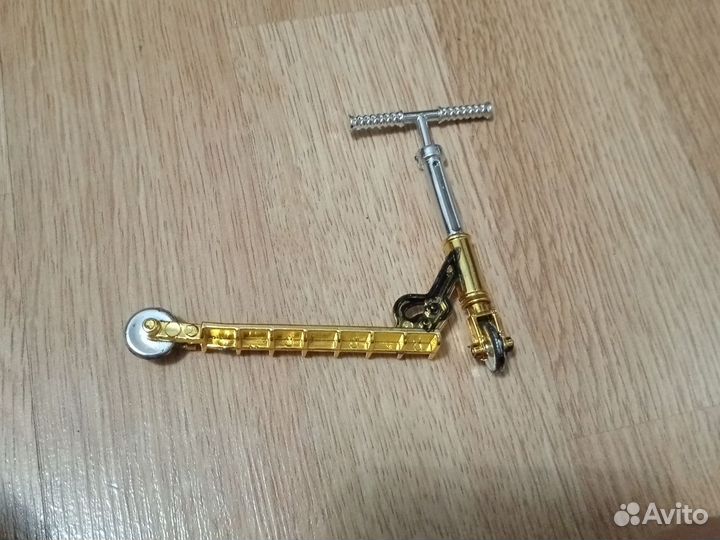 Трюковой самокат для пальцэв