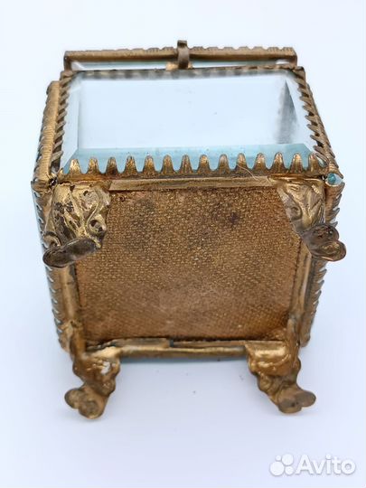 Старая шкатулка латунь стекло бархат