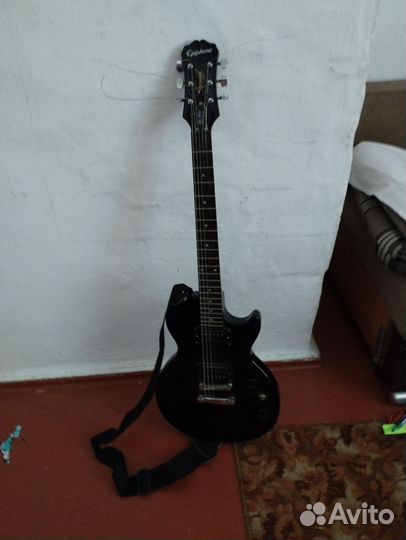 Электрогитара