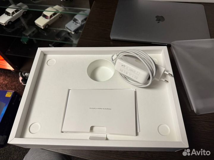 MacBook Pro 13 M1 8/512 2020