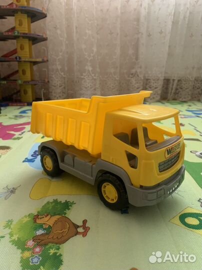 Игрушка грузовик
