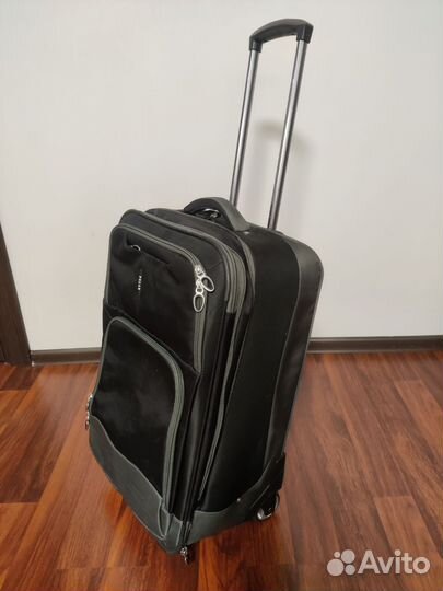 Чемодан дорожный на колесах бу