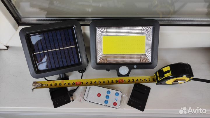 Прожектор с датчиком движения с солнечной