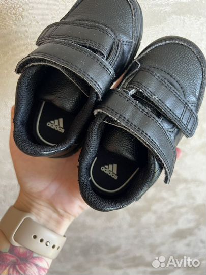 Кроссовки для мальчика adidas