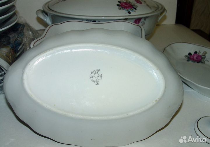 Столовый сервиз. : 6 персон, 36 предметов. D.P.R.K