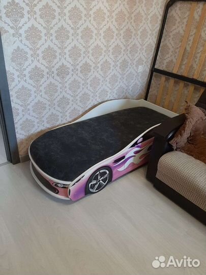 Кровать-машина Бондмобиль