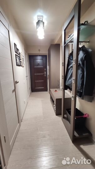 Вешалка, тумба, зеркало для коридора