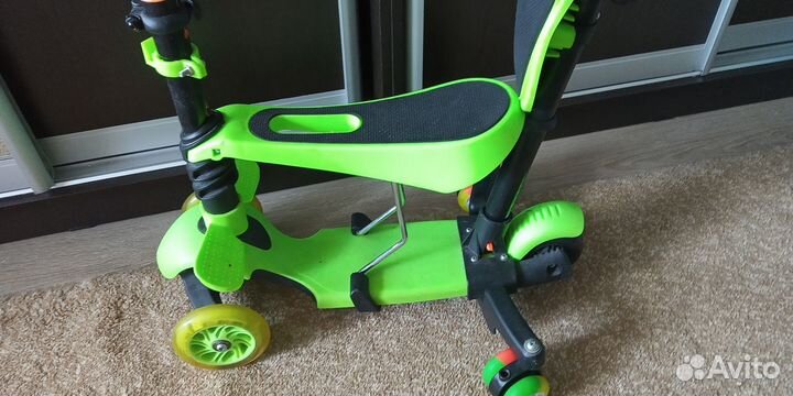 Самокат беговел детский. светящиеся колеса