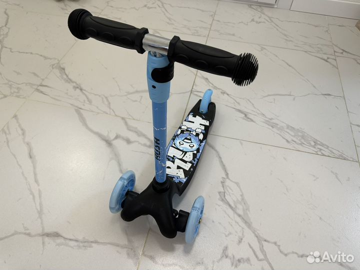 Самокат детский трехколесный новый