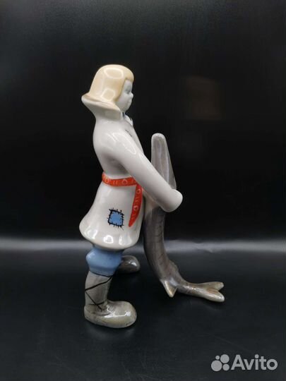 Статуэтка Емеля с щукой Сысерть Фарфор СССР