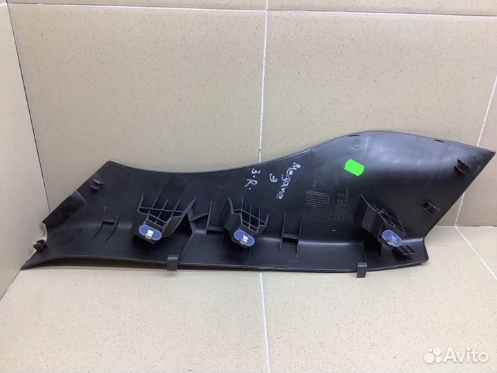 Обшивка стойки задняя правая Renault Megane 3