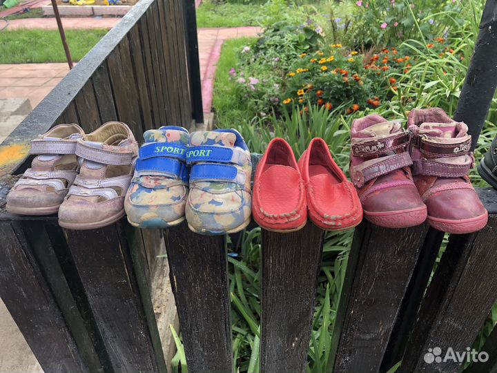 Обувь на мальчика и девочку