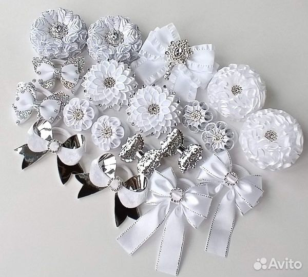 Белые банты