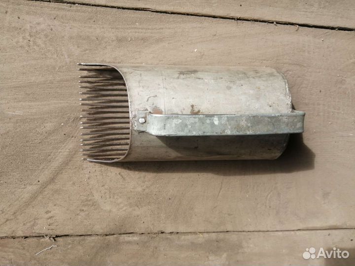 Совок для сбора ягод